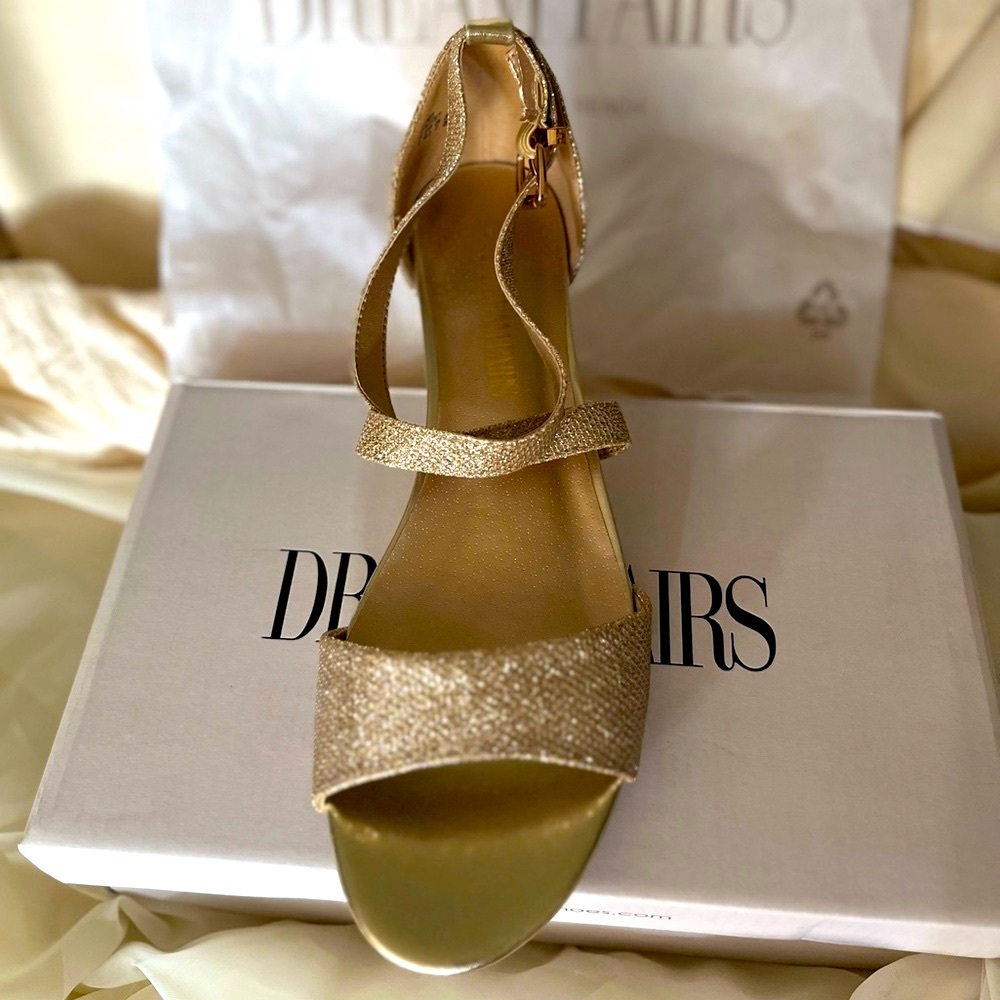 🌙 Dream Pairs Gold Glitter Ankle Strap Low Block Heel Sandals 👡